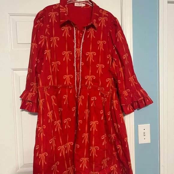 Ivy City Co. Red Dress with Bow Pattern - Picture 1 of 2